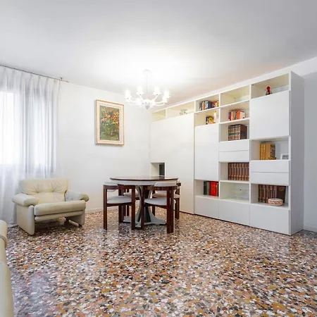 Hostmate - Venezia - Sant Agostino-2